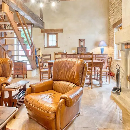 Hébergement de vacances Charmante Maison Avec Piscine *